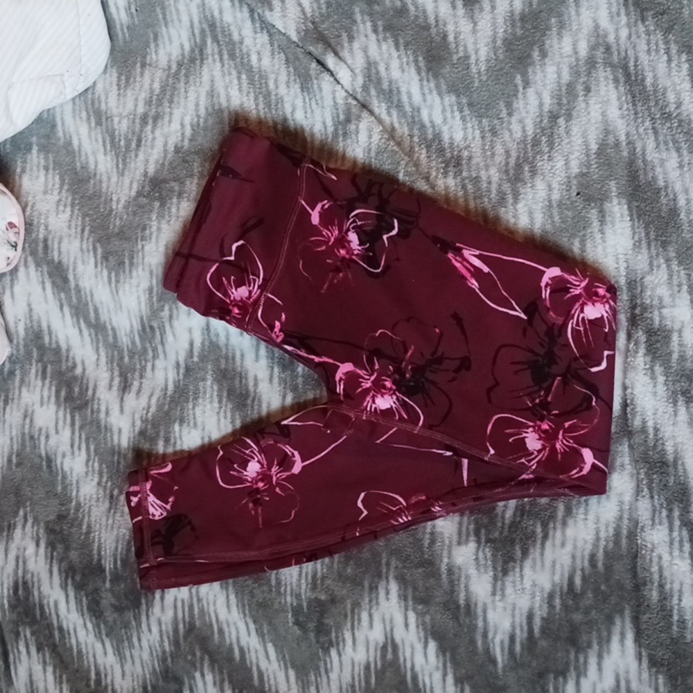 Fabletics Women's Floral Leggings. Size S